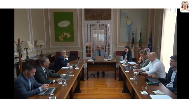 Votação do Requerimento apresentado pelo Grupo Parlamentar do CH a solicitar a audição, com caráter de urgência, do Presidente do Conselho de Administração do Grupo SATA, a fim de “esclarecer os Açorianos acerca dos constrangimentos que têm sido sentidos pelo Grupo SATA, sobre a resolução destes problemas, como vai ser encarado o futuro a curto prazo e como pensa descomplicar a vida dos empresários que têm sido vítimas de decisões discricionárias da SATA”