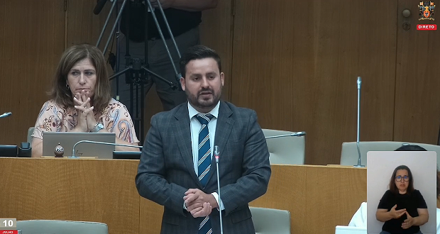 “Recomenda ao Governo Regional dos Açores a correção das desigualdades decorrentes da aplicação dos regulamentos específicos do tarifário para a utilização dos portos e núcleos de pesca da Região Autónoma dos Açores”