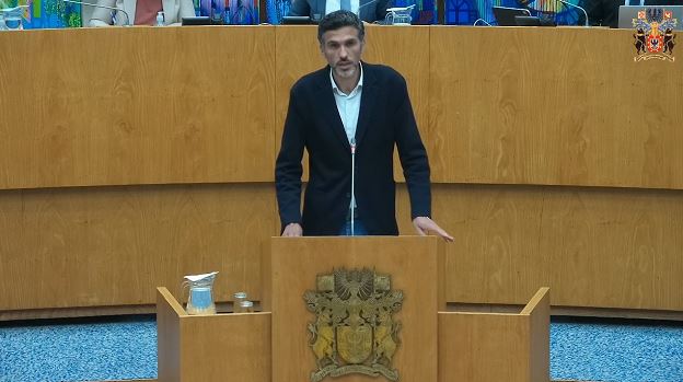 Pela repressão das autoridades iranianas à mobilização popular no Irão