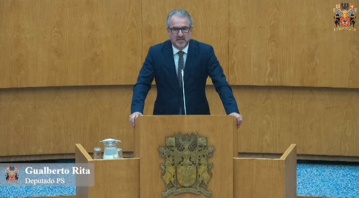 “Setor das Pescas na Região Autónoma dos Açores”.