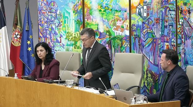 Pela celebração dos 50 anos da Universidade dos Açores