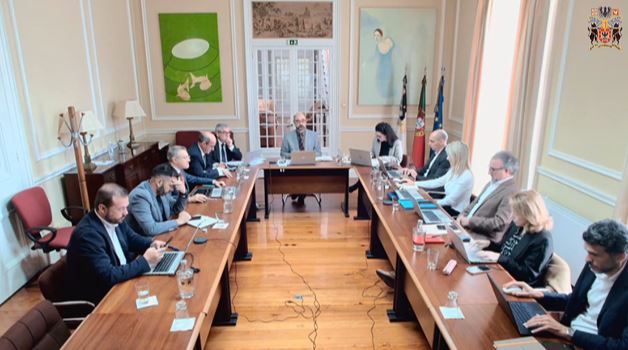 Votação do relatório - Requerimento apresentado pela RPBE, no âmbito da Resolução n.º 5/2026/A, de 26 de janeiro, em particular quanto ao processo de separação e privatização do serviço de “handling” da SATA, onde foram ouvidos a Comissão de Trabalhadores da SATA Air Açores, o Sindicato dos Trabalhadores da Aviação e Aeroportos (SITAVA) e o Sindicato Nacional dos Trabalhadores da Aviação Civil (SINTAC)