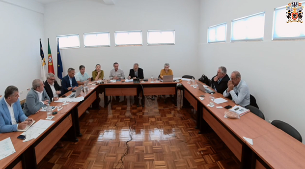 Audição do Presidente da Câmara Municipal da Calheta, António Viegas de Sousa, acompanhado pela Vice-Presidente, Paula Borges e pelo Vereador, Hélio Cunha - Petição n.º 37/XIII/2.ª – “Reposição do Serviço de Emergência Pré-Hospitalar na Associação de Bombeiros Voluntários da Calheta - Secção destacada do Topo, no período noturno”.