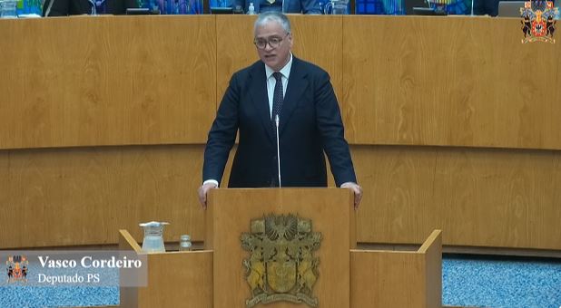 Pelo falecimento de Manuela Medeiros