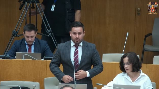 Recomenda ao Governo Regional dos Açores a implementação de medidas para a gestão eficiente da quota do goraz