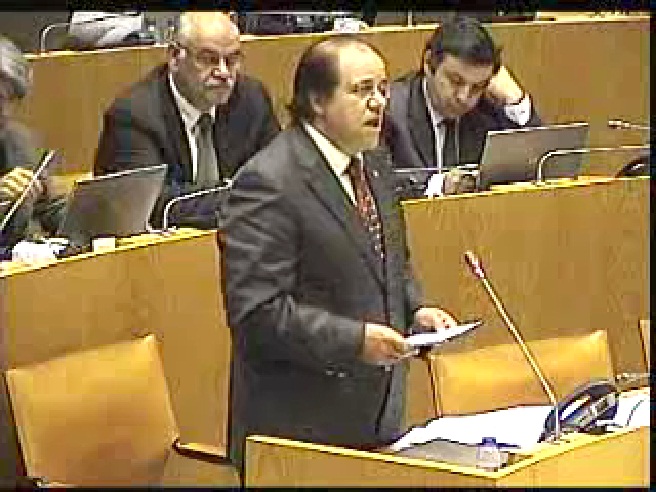Cria um apoio extraordinário para os funcionários da Administração Regional que foram abrangidos pela suspensão de subsídios prevista no artigo 21.º da Lei 64-B/2011, de 30 de Dezembro, que aprovou o Orçamento do Estado para 2012.