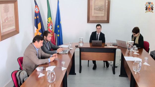 Apreciação e emissão de parecer sobre as incompatibilidades e/ou impedimentos da Deputada Dora Maria Coelho de Castro e Câmara Freitas Valadão