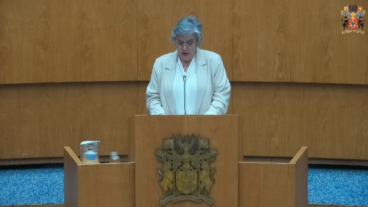 Reconhecimento do associativismo na área da educação, faltas e interesse Público