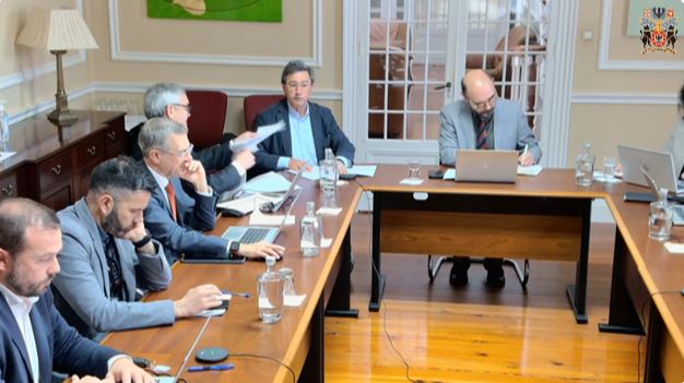 Audição da Universidade dos Açores - Projeto de Resolução n.º 52/XIII/2.ª (CH) - "Recomenda ao Governo Regional dos Açores a implementação de uma estratégia integrada para reforçar a eficácia da administração pública, garantir a sustentabilidade do sector empresarial público e assegurar uma gestão responsável dos recursos regionais"