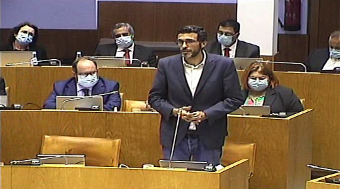Recomenda ao Governo Regional que defenda a manutenção das rotas do Faial, Pico e Santa Maria para o Continente