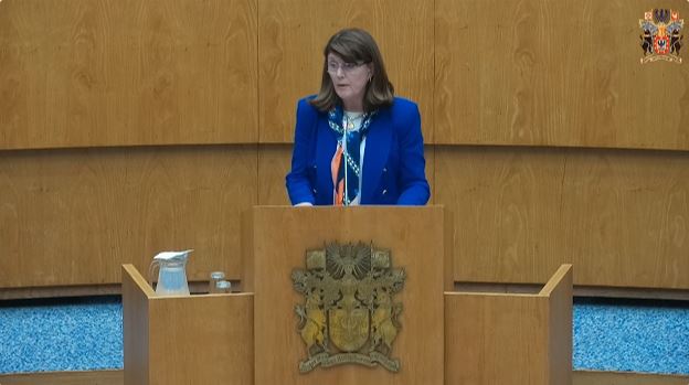 Estabelece a organização e o funcionamento do Sistema Elétrico da Região Autónoma dos Açores, adaptando o regime previsto no Decreto-Lei n.º 15/2022, de 14 de janeiro