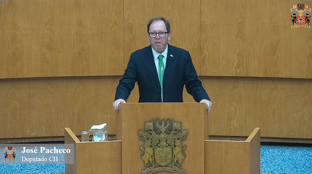 Pelo desrespeito institucional demonstrado para com a Assembleia Legislativa da Região Autónoma dos Açores nas Cerimónias do 10 de Junho de 2026