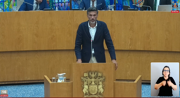 “Cria o programa Modelo de Apoio à Vida Independente nos Açores” (BE)