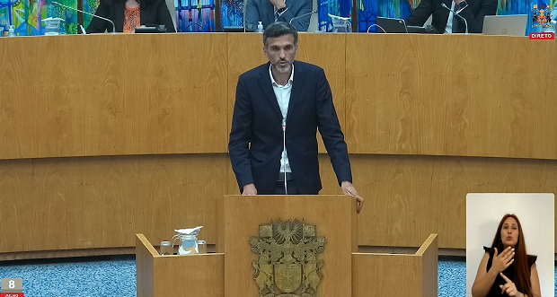 “Recomenda ao Governo Regional que proceda ao pedido de adesão da região dos Açores aos Serviços Operacionais de Resposta à Poluição por Hidrocarbonetos da Agência Europeia de Segurança Marítima”.