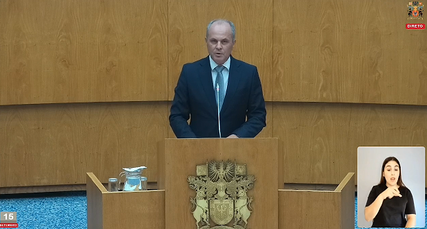 “Reforço da cobertura de rede móvel nas vias terrestres regionais dos Açores”.