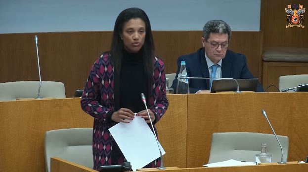 Aplica à Região Autónoma dos Açores o regime de execução do acolhimento residencial previsto no Decreto-Lei n.º 164/2019, de 25 de outubro