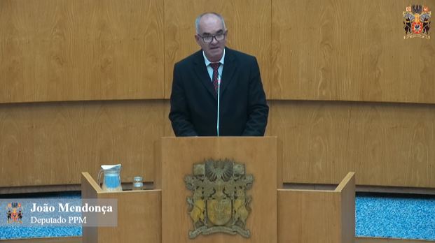 Suspensão da aplicação, na Região Autónoma dos Açores, do modelo digital do Subsídio Social de Mobilidade e repristinação transitória do regime anterior