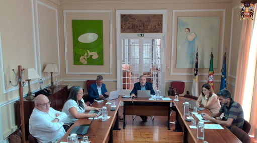 Admissibilidade e deliberação de diligências - Petição n.º 28/XIII/1ª – “Reconhecimento do associativismo na área da Educação, faltas e interesse público”, apresentada por Maria do Rosário Bairos Figueiredo, Presidente da Direção Executiva da Federação das Associações de Pais e Encarregados de Educação dos Açores.