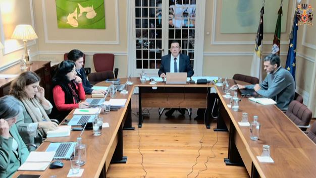 Prorrogação de prazo - Proposta de Decreto Legislativo Regional n.º 33/XIII - Aplica à Região Autónoma dos Açores o regime de execução do acolhimento residencial previsto no Decreto-Lei n.º 164/2019, de 25 de outubro