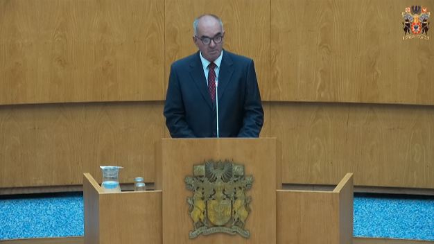 Pela subida do Clube Desportivo Escolar do Corvo à Série Açores